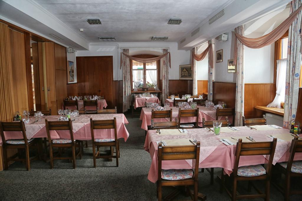Gasthof Adler Frick Εξωτερικό φωτογραφία